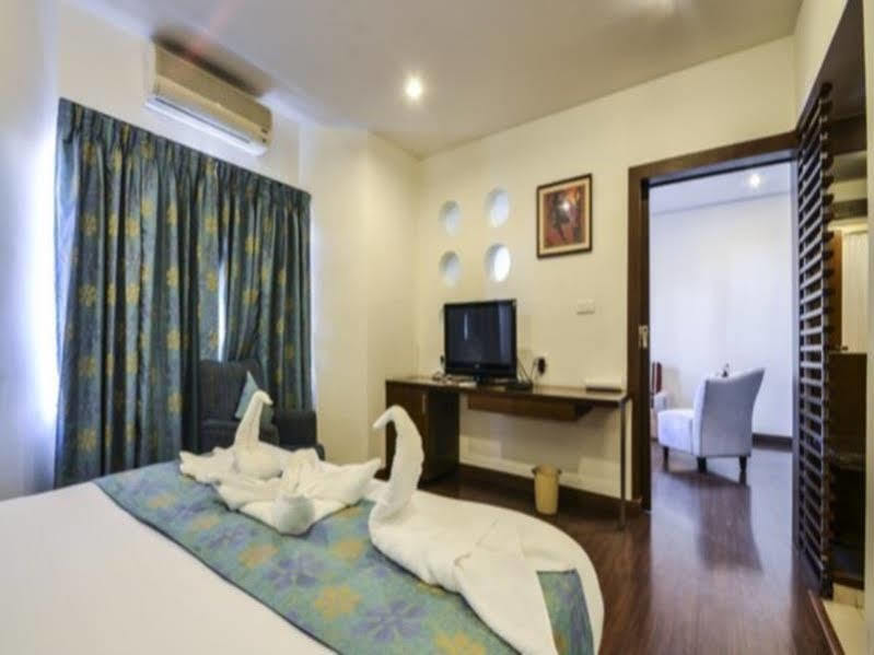 Oyster Suites Hyderabad Esterno foto