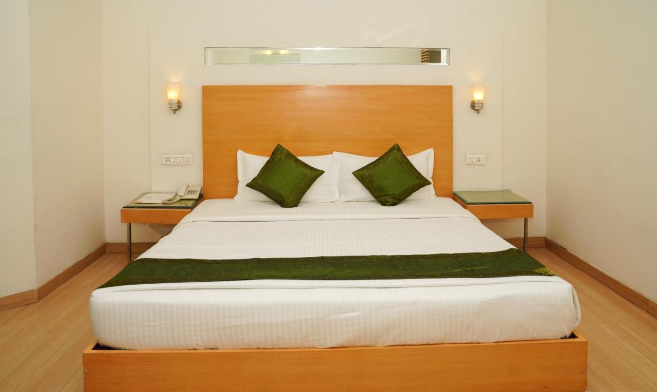 Oyster Suites Hyderabad Esterno foto