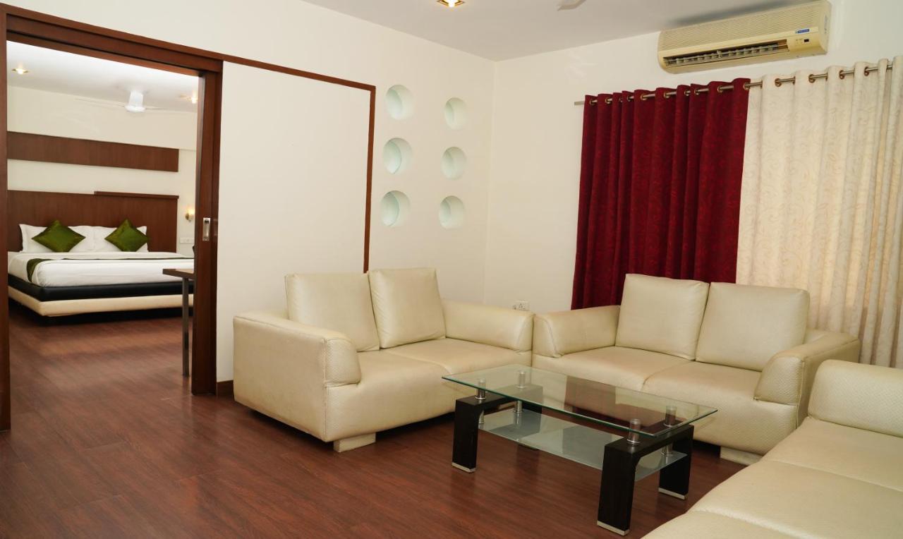 Oyster Suites Hyderabad Esterno foto